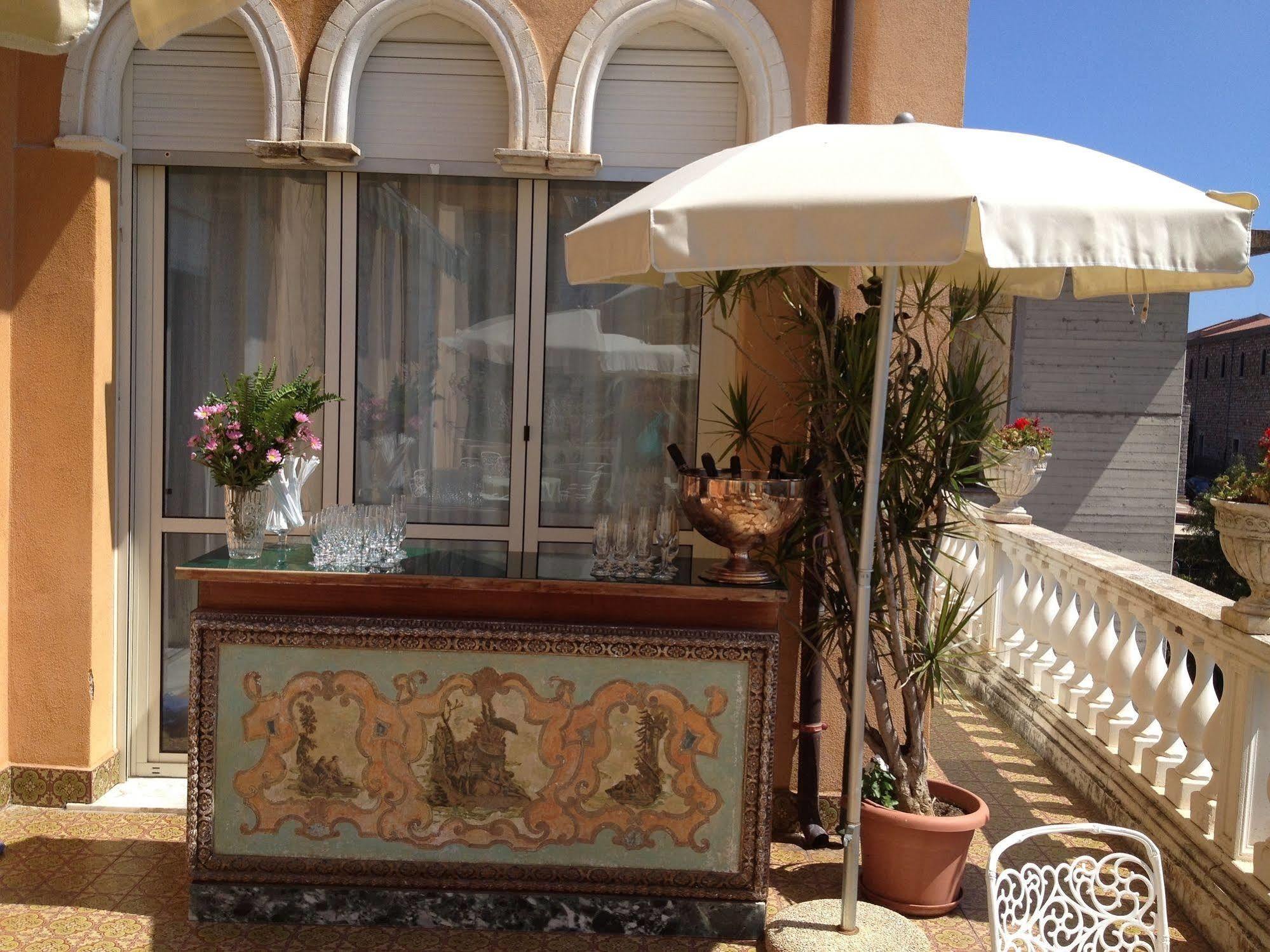 Hotel Villa Riis Taormina Exterior foto